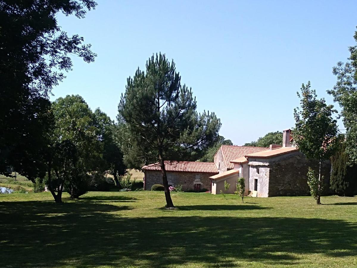 La Petite Maison Dans La Prairie Scillé Exterior photo